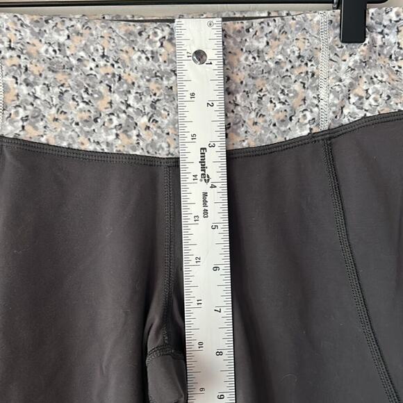 Lululemon Groove Crop Pants - Women's 4, Gray/Cream, Capri Comfort Yoga Athletic - Picture 8 of 12